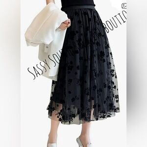 🆕⭐ Black floral tulle midi 3D skirt